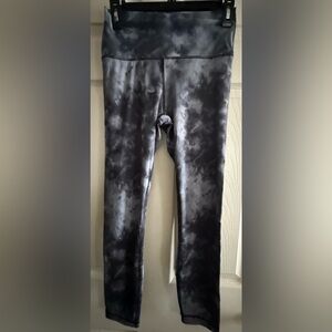 90 Degree By Reflex Black and Gray Tie-Dye Leggings
